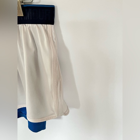 Under Armour Performance Shorts - Picture 9 of 10